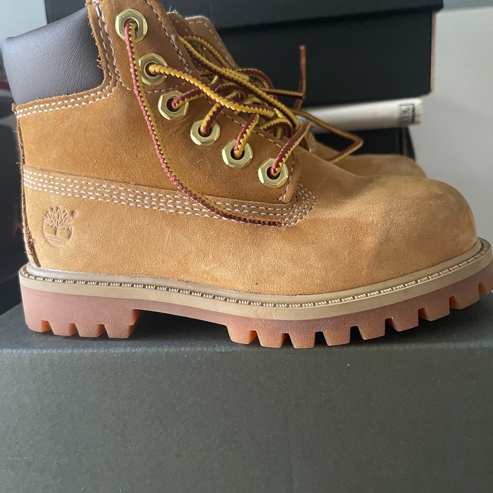 Kids boots